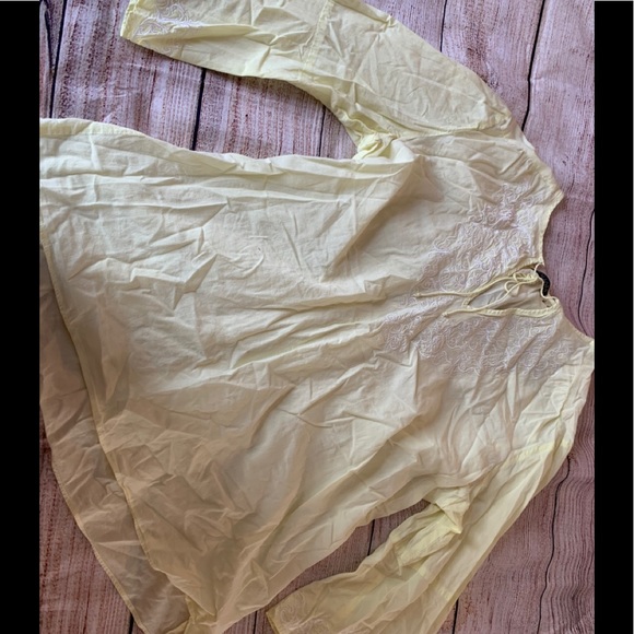 Tahari Tops - Tabari Linen Flowy Shirt